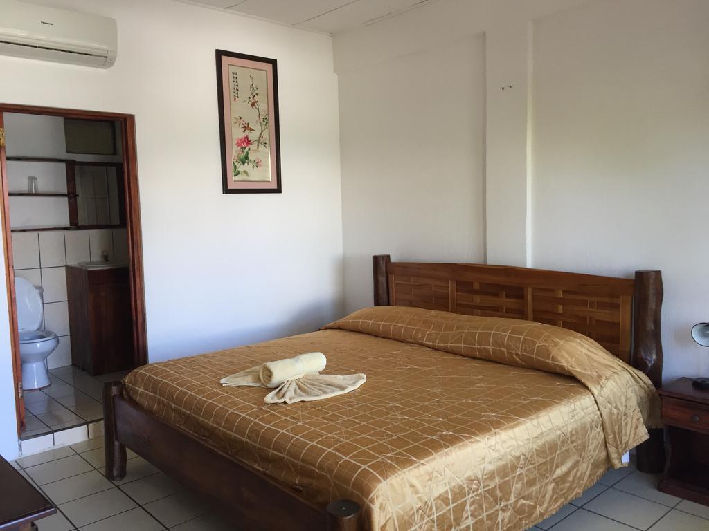 Hotel Coco Beach Manuel Antonio Exterior foto