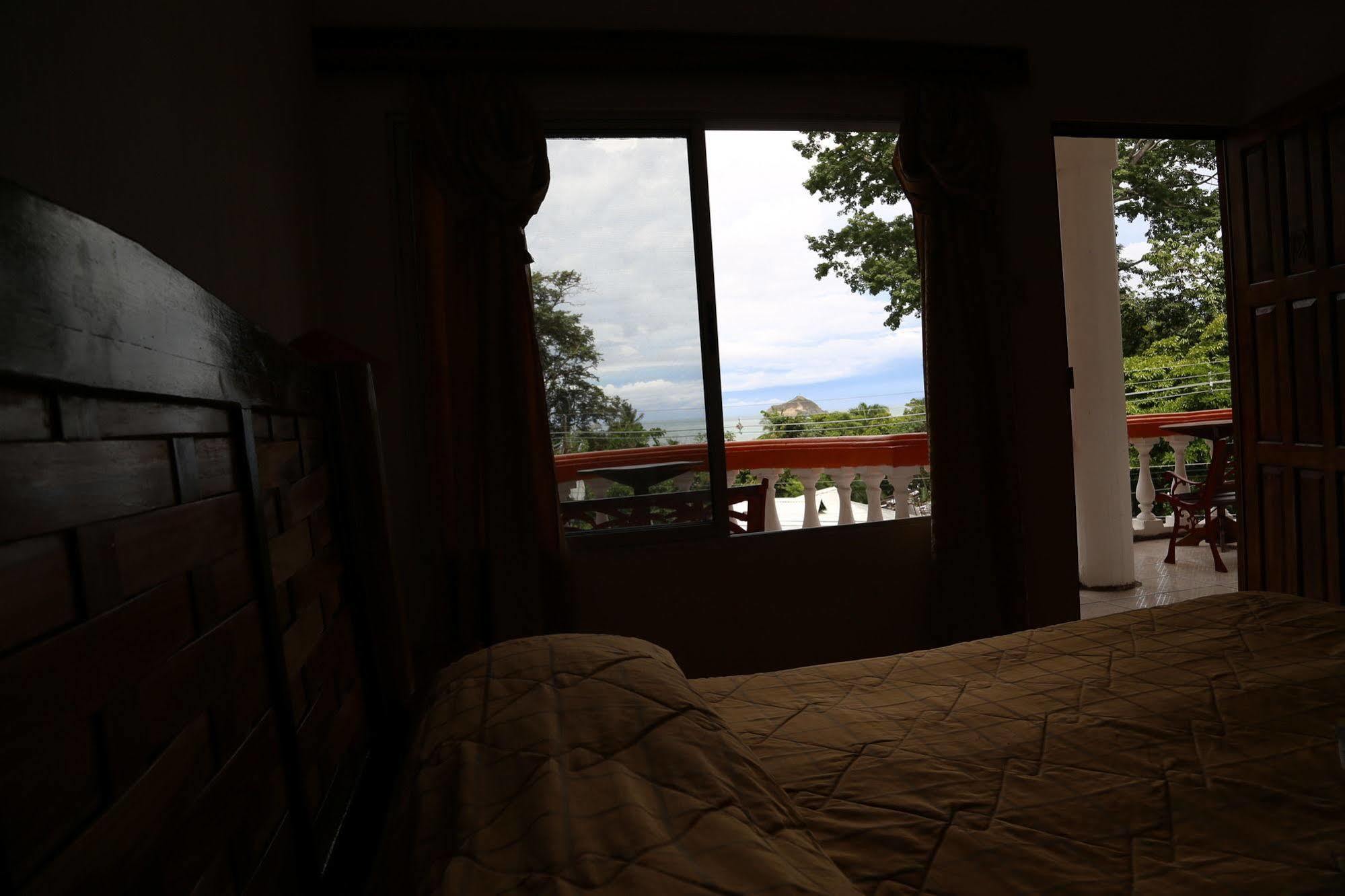 Hotel Coco Beach Manuel Antonio Exterior foto